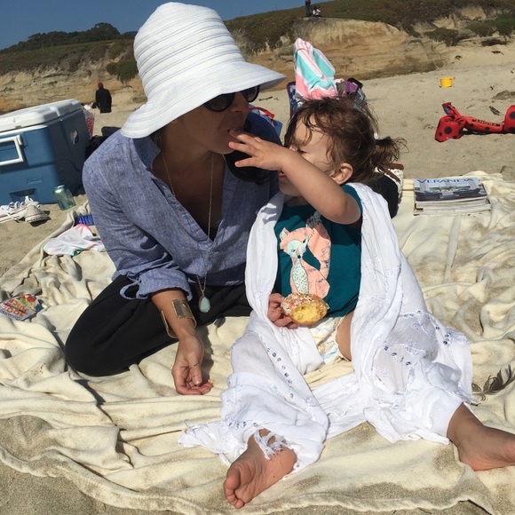 Meet your Posher, Gina - Picture 4 of 5